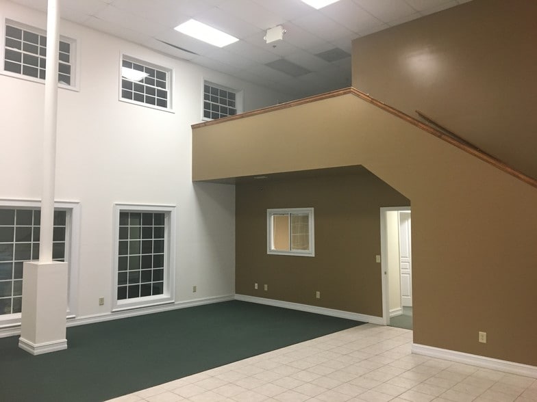 More Photos Of 420 Industrial Blvd, Baldwin Manufacturing For Sale