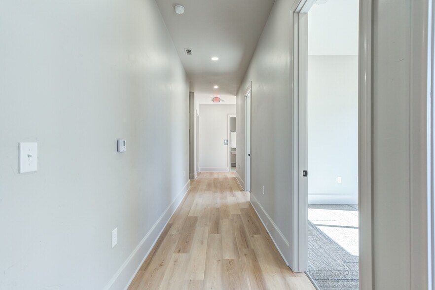 More Photos Of 1420 N Slide Rd, Lubbock Unknown For Lease