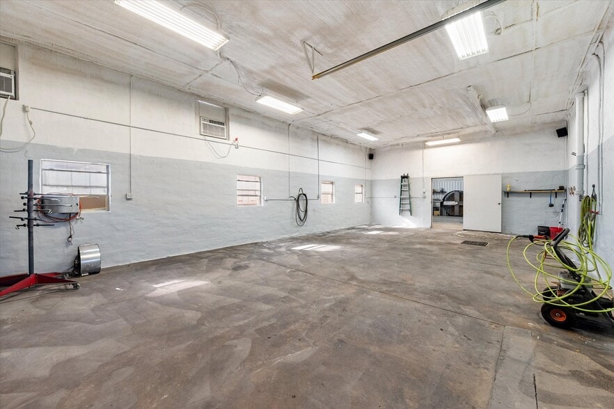 More Photos Of 308 S Beaton St, Corsicana Office For Sale