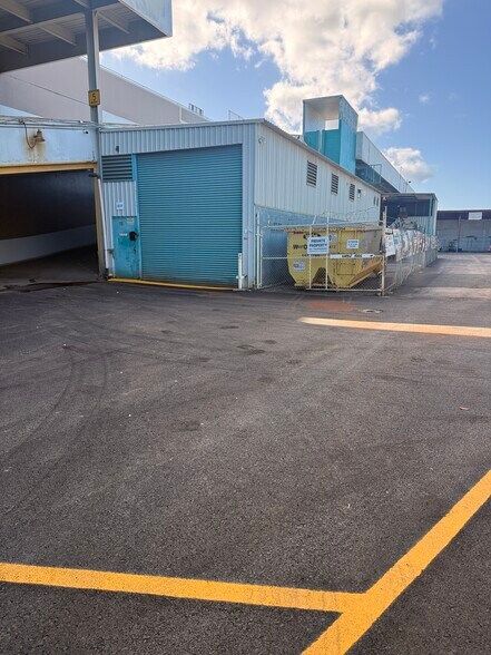 More Photos Of 98-021 Kamehameha Hwy, Aiea Warehouse For Lease