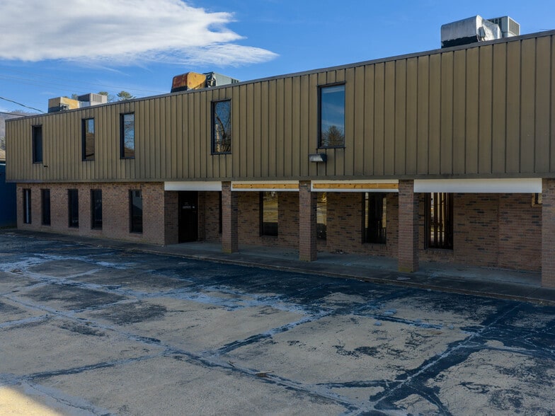 More Photos Of 3264 Broad St, Clyde Office For Sale