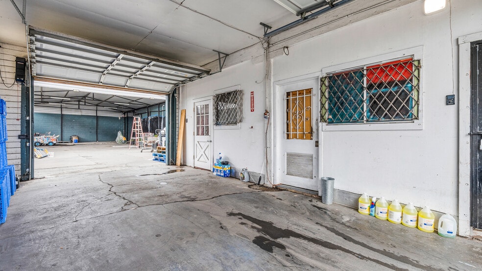 More Photos Of 909 53rd Ave, Oakland Warehouse For Sale