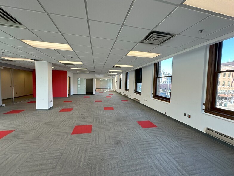 More Photos Of 201 N 7th St, Lincoln Office For Sale