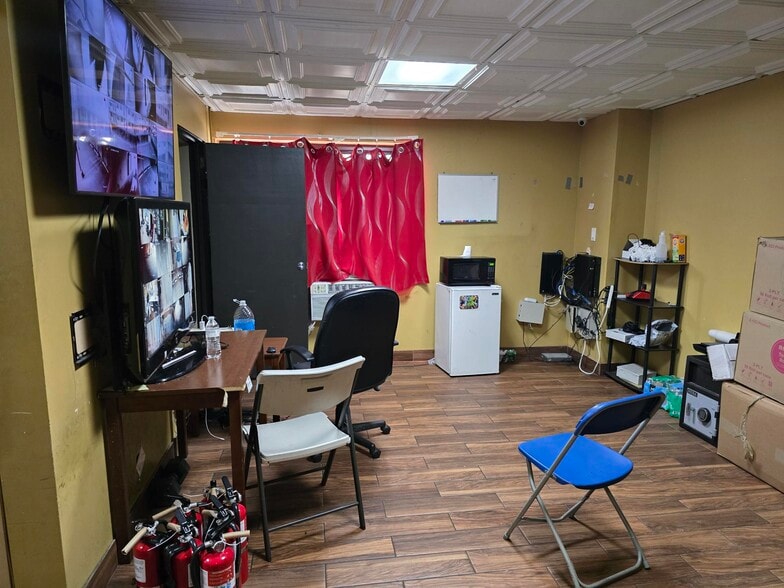 More Photos Of 7621 S Cottage Grove Ave, Chicago Hotel For Sale