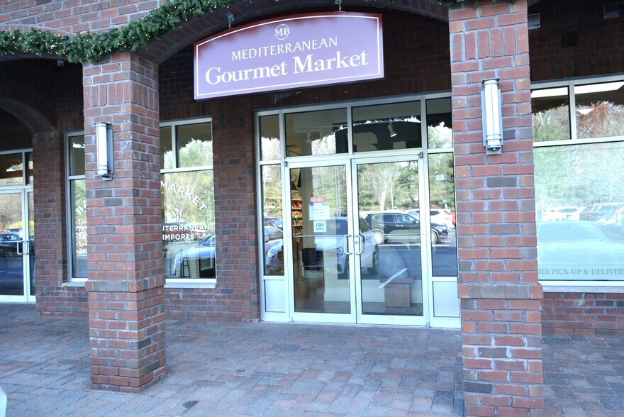 More Photos Of 430 Bedford Rd, Armonk Storefront Retail Office For Lease