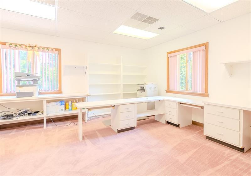 More Photos Of 1027 W Main St, Mount Pleasant Medical For Sale