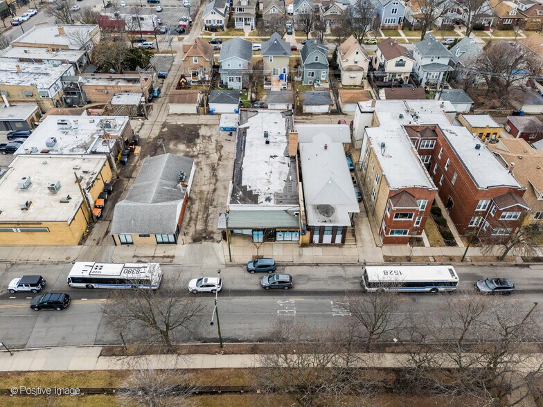 More Photos Of 4020-22 N Central Ave, Chicago Office For Sale