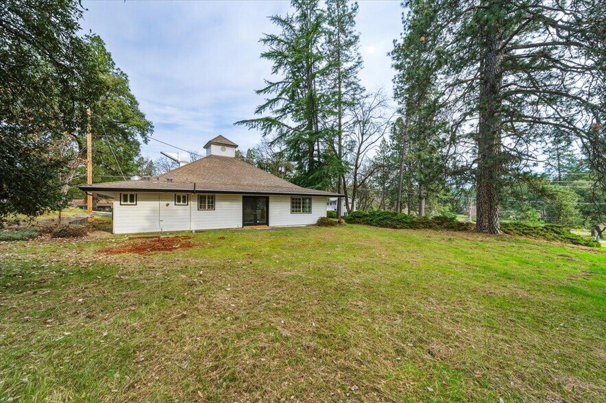 More Photos Of 11859 Tammy Way, Grass Valley Office For Sale