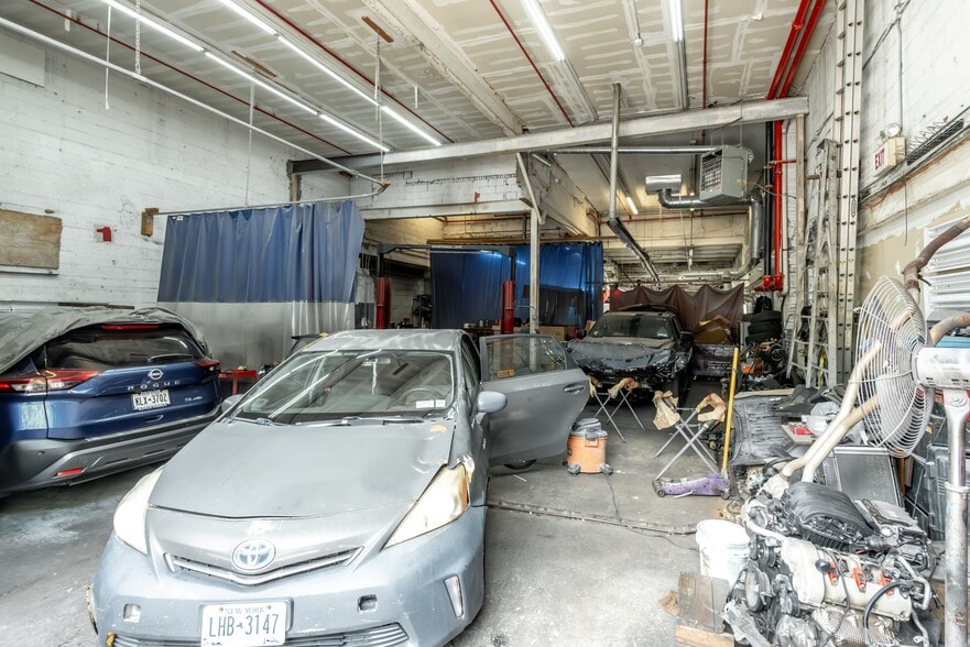 More Photos Of 616 Coney Island Ave, Brooklyn Auto Repair For Sale