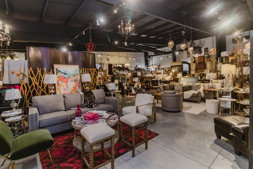 More Photos Of 736 N Andover Rd, Andover Storefront For Sale