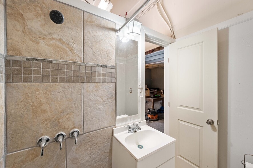 More Photos Of 1610 N Salem Ave, Pueblo Storefront Retail Residential For Lease