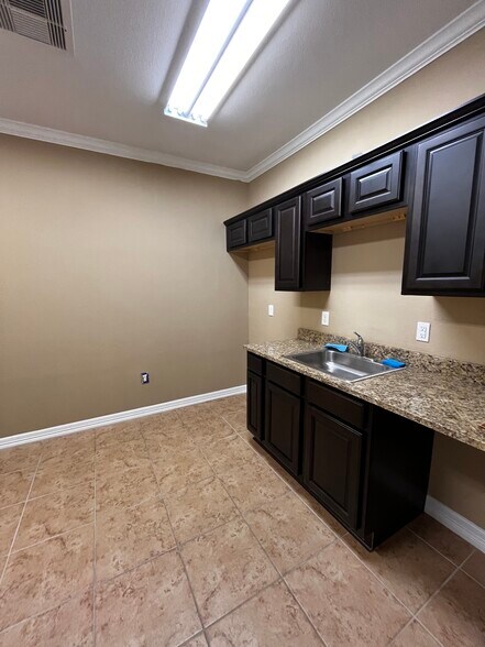 More Photos Of 4502 Riverstone Blvd, Missouri City Medical For Lease