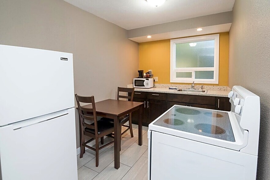 More Photos Of 9110 SW Barbur Blvd, Portland Hotel For Sale