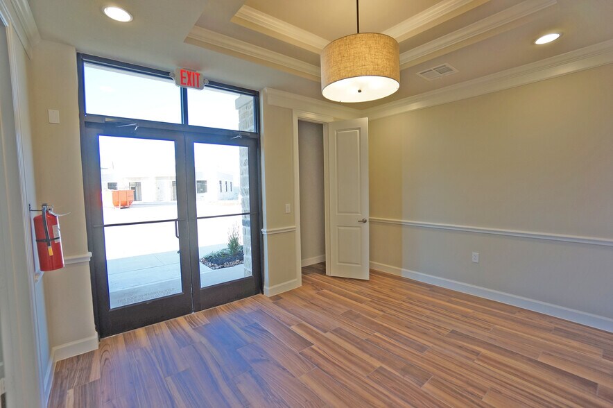 More Photos Of 633 E Fernhurst Dr, Katy Medical For Lease