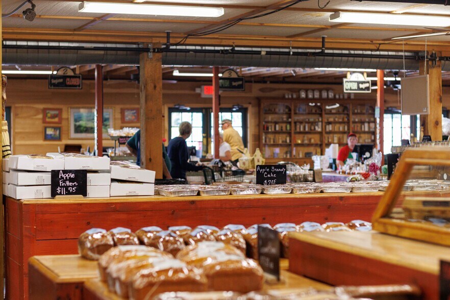 More Photos Of 63 Talona Spur Rd, Ellijay Freestanding For Sale