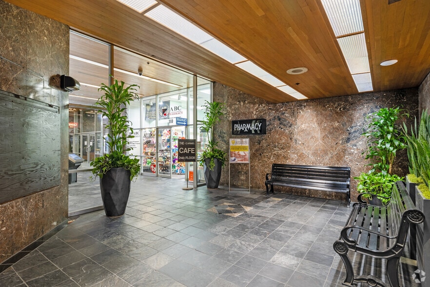 More Photos Of 16311 Ventura Blvd, Encino Office For Sale