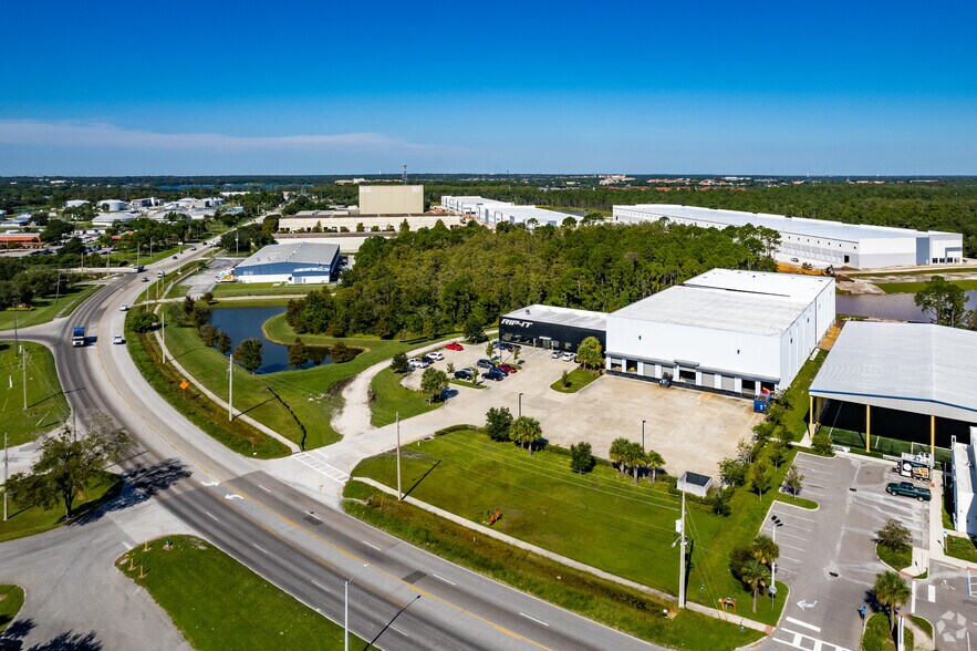 More Photos Of 4855 L B McLeod Rd, Orlando Warehouse For Sale
