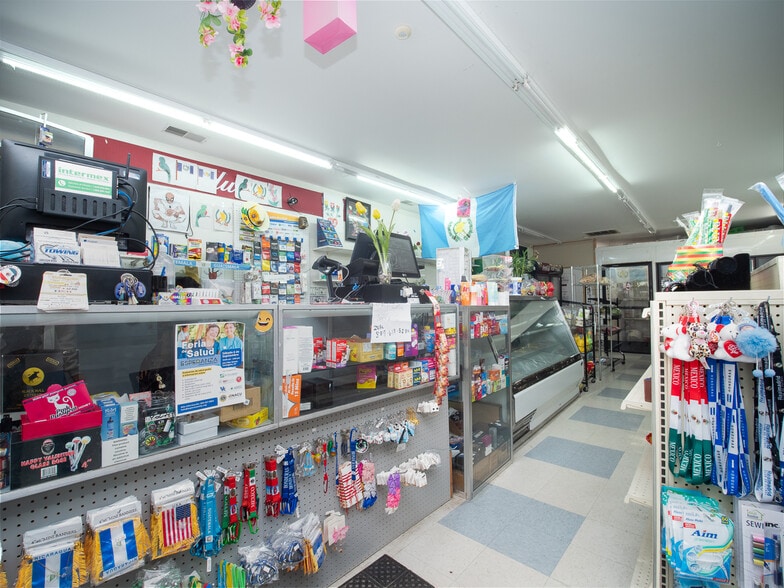 More Photos Of 301 W 34th St, Latonia Freestanding For Sale