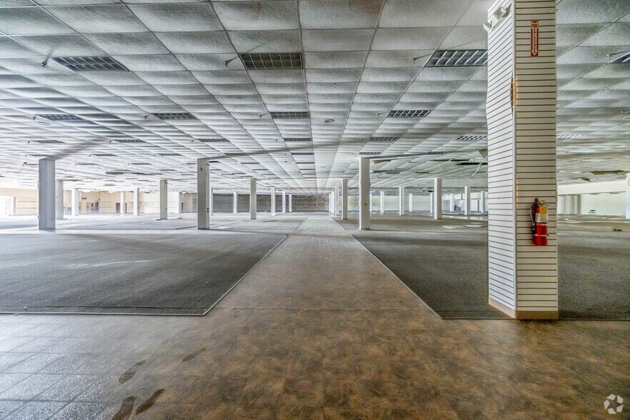 More Photos Of 5116-5120 Salem Ave, Trotwood General Retail For Sale
