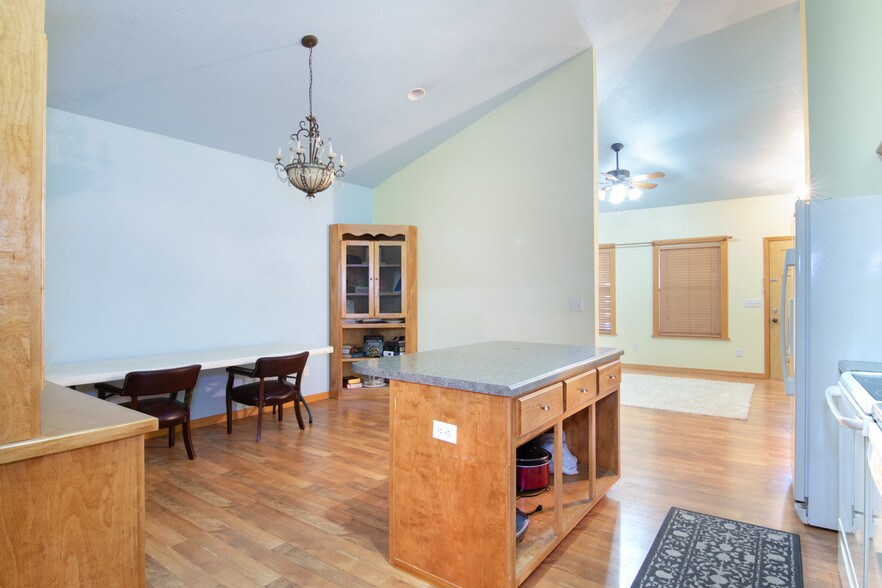 More Photos Of 5702 Pebble Ridge Dr, Milton Medical For Sale