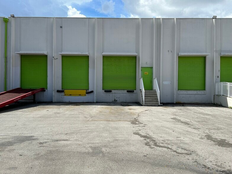 More Photos Of 1601 N Powerline Rd, Pompano Beach Warehouse For Lease