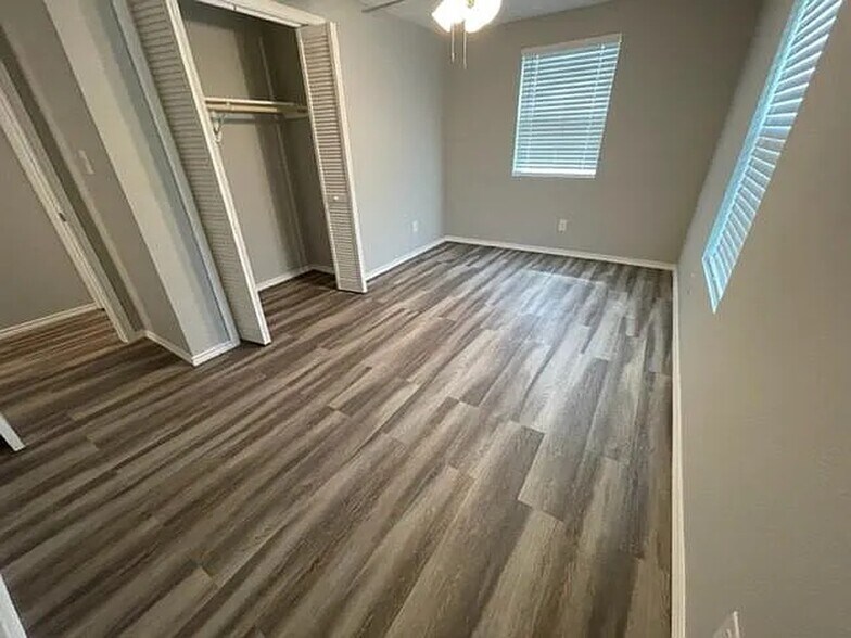 More Photos Of 1300 N Live Oak St, Rockport Multifamily For Sale