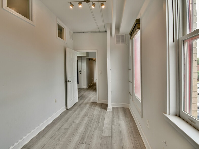 More Photos Of 2300 N Pershing Dr, Arlington Medical For Sale