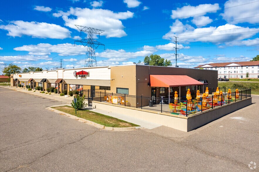 More Photos Of 2015-2029 Woodlynn Ave, Maplewood Freestanding For Lease