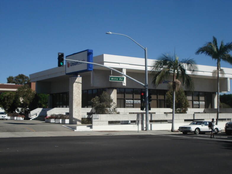 More Photos Of 250 S Mills Rd, Ventura Office For Lease