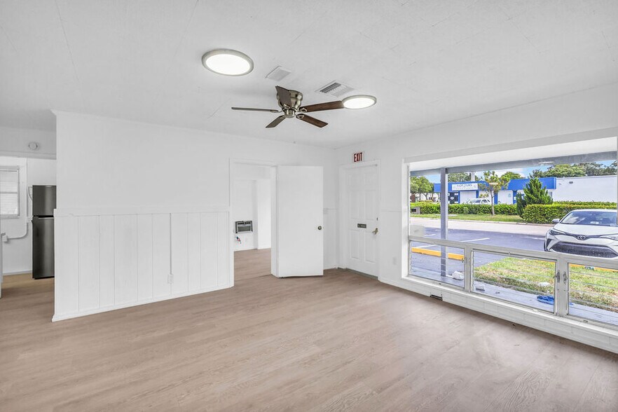 More Photos Of 840 NW 33rd St, Oakland Park Office For Sale