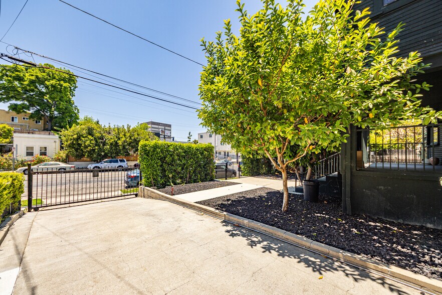 More Photos Of 1807 Montana St, Los Angeles Apartments For Sale