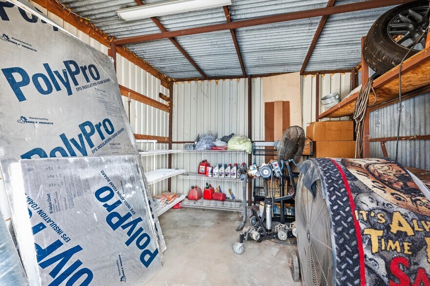 More Photos Of 103 W Franklin St, Alvord General Retail For Sale