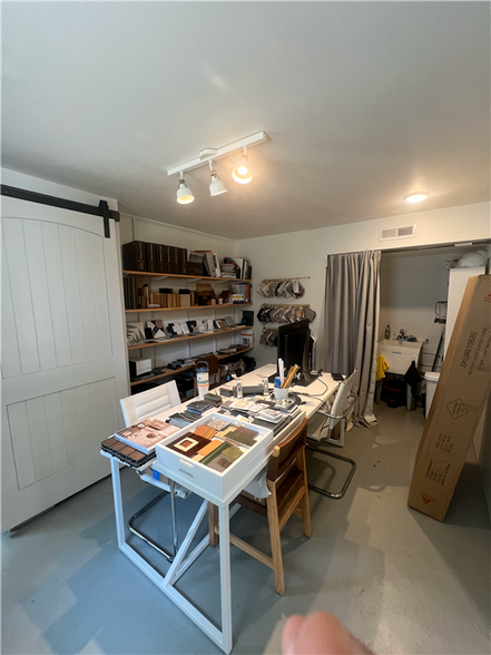 More Photos Of 46 Lois Ave, Greenville Storefront Retail Office For Lease