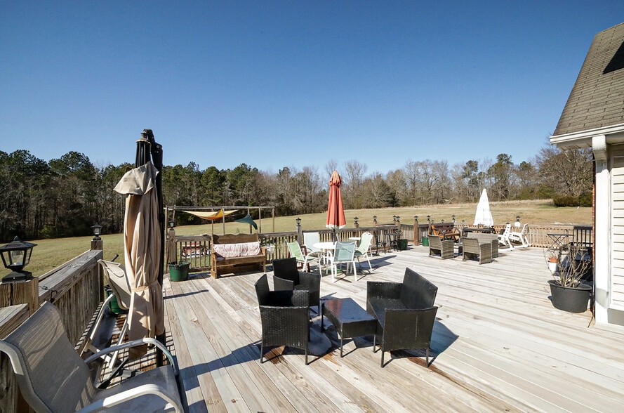 More Photos Of 9 Callaway Dr, Crawford Restaurant For Sale