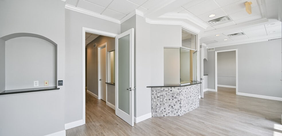 More Photos Of 4100 Fairway Dr, Carrollton Medical For Lease