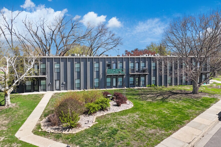 More Photos Of 3300 S Westbrooke Ln, Sioux Falls Apartments For Sale