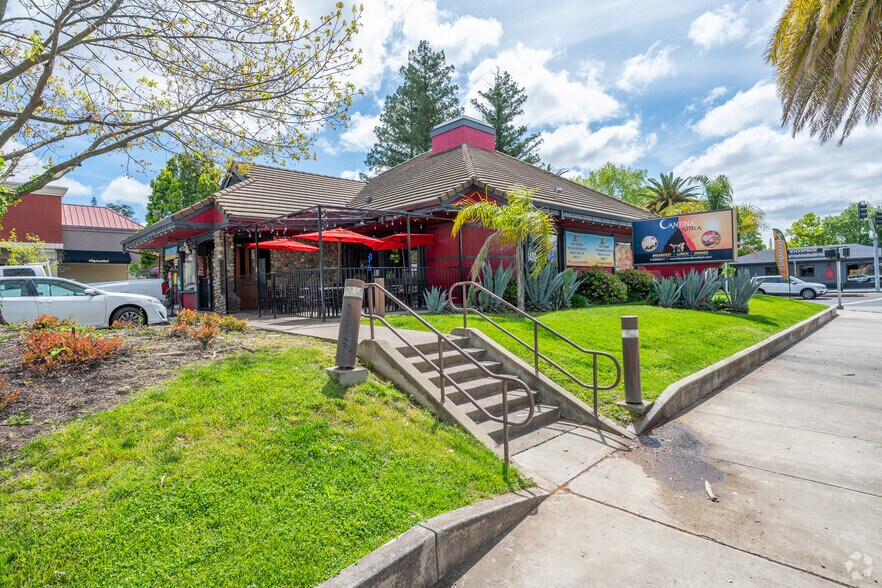 More Photos Of 6400 Fair Oaks Blvd, Carmichael Restaurant For Sale