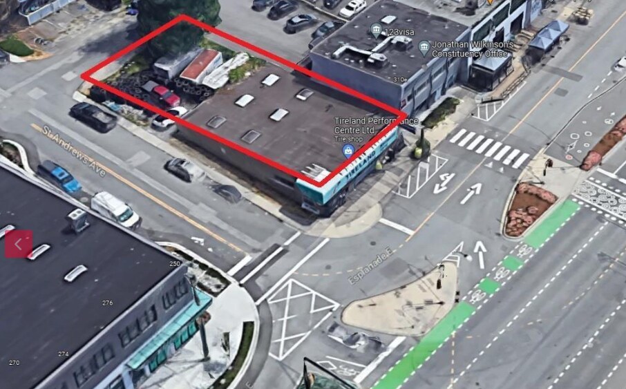 More Photos Of 300 E Esplanade, North Vancouver Service For Sale