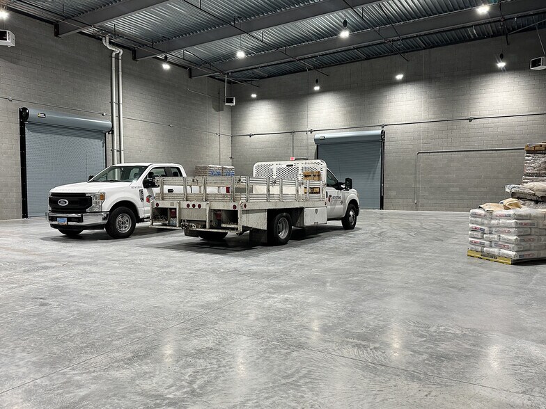 More Photos Of 4055 E Patrick Ln, Las Vegas Flex For Lease