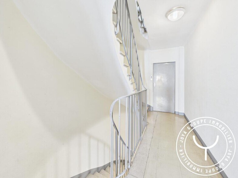 More Photos Of 27 Rue Joubert, Paris Office For Sale