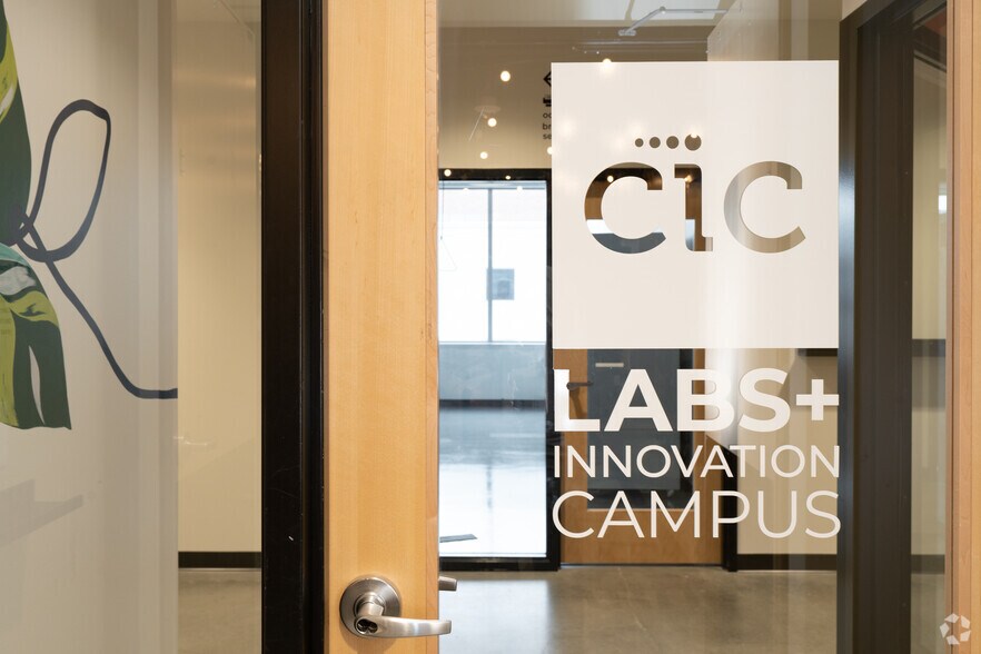 Photo of 7th Floor Ste 5-10 Desks