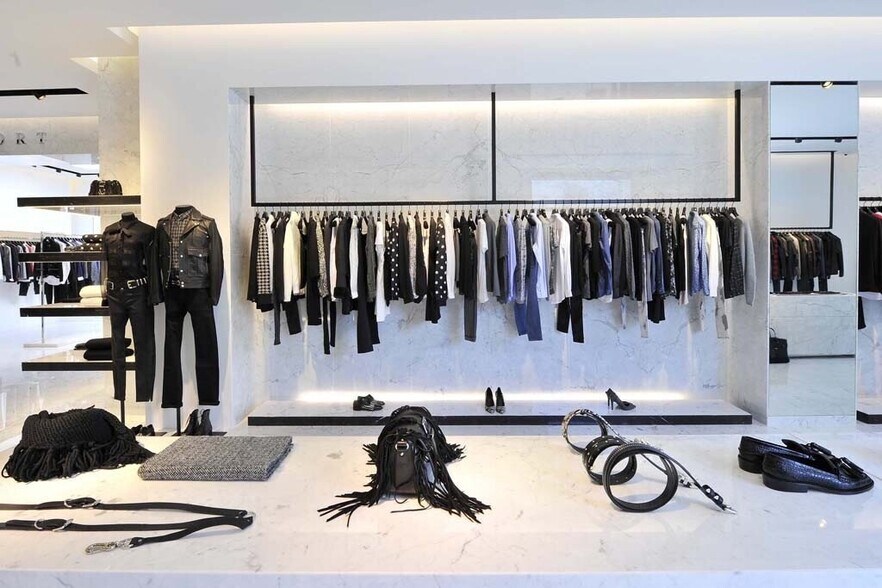 More Photos Of 100-104 S Robertson Blvd, Los Angeles Storefront For Lease