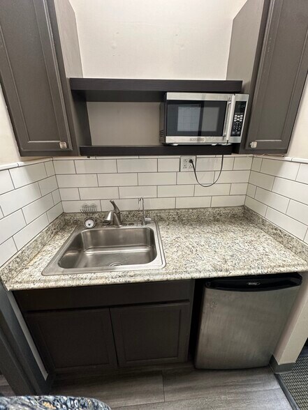 More Photos Of 2500 E High St, Pottstown Office For Sale
