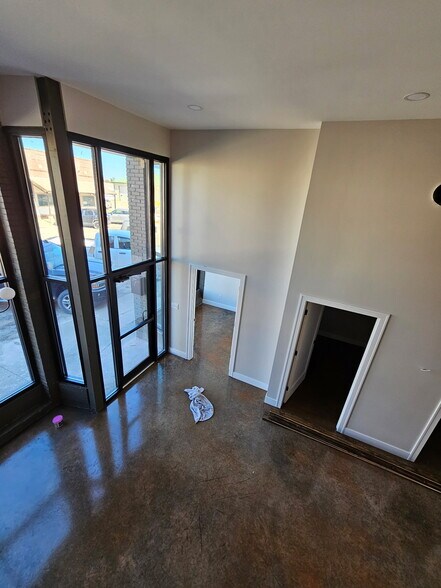 More Photos Of 215 Main St, Garden City Office For Sale