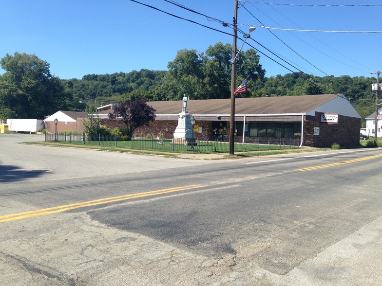 Primary Photo Of 301 3rd St, Darlington Freestanding For Sale
