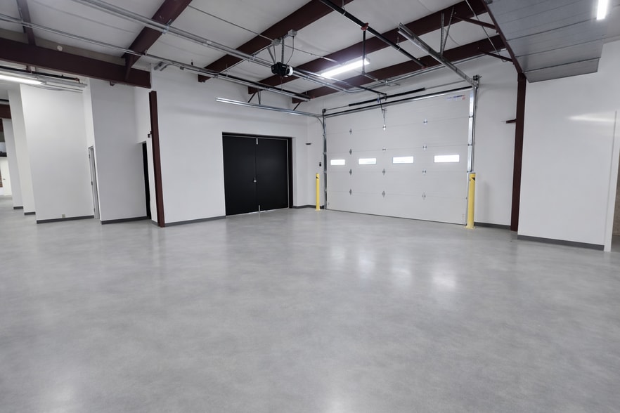 More Photos Of 114 S State St, Haw River Manufacturing For Sale