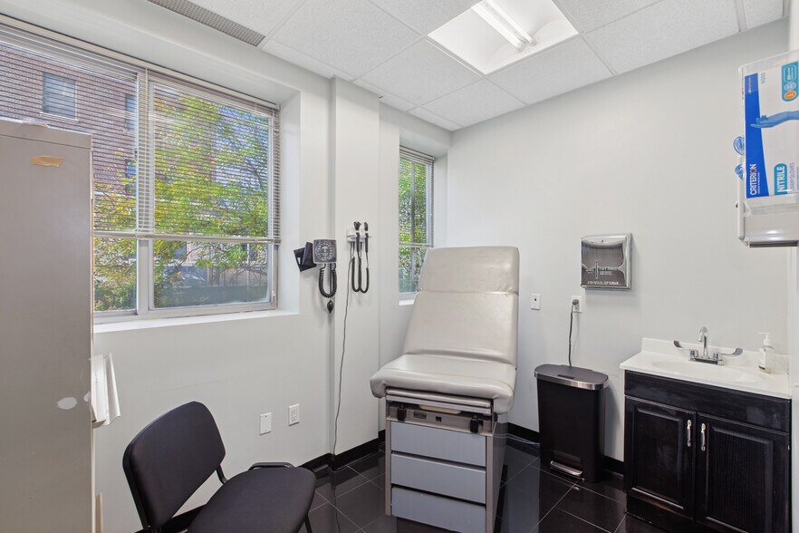 More Photos Of 55 Greene Ave, Brooklyn Apartments For Lease