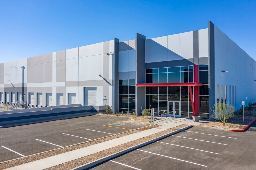 More Photos Of 4250 E Superior Ave, Phoenix Warehouse For Lease