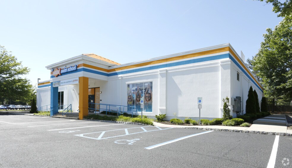 More Photos Of 357-359 US Highway 9, Manalapan Township Unknown For Lease