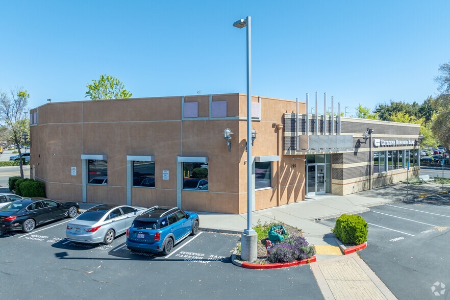 Primary Photo Of 725 Riverpoint Ct, West Sacramento Freestanding For Lease